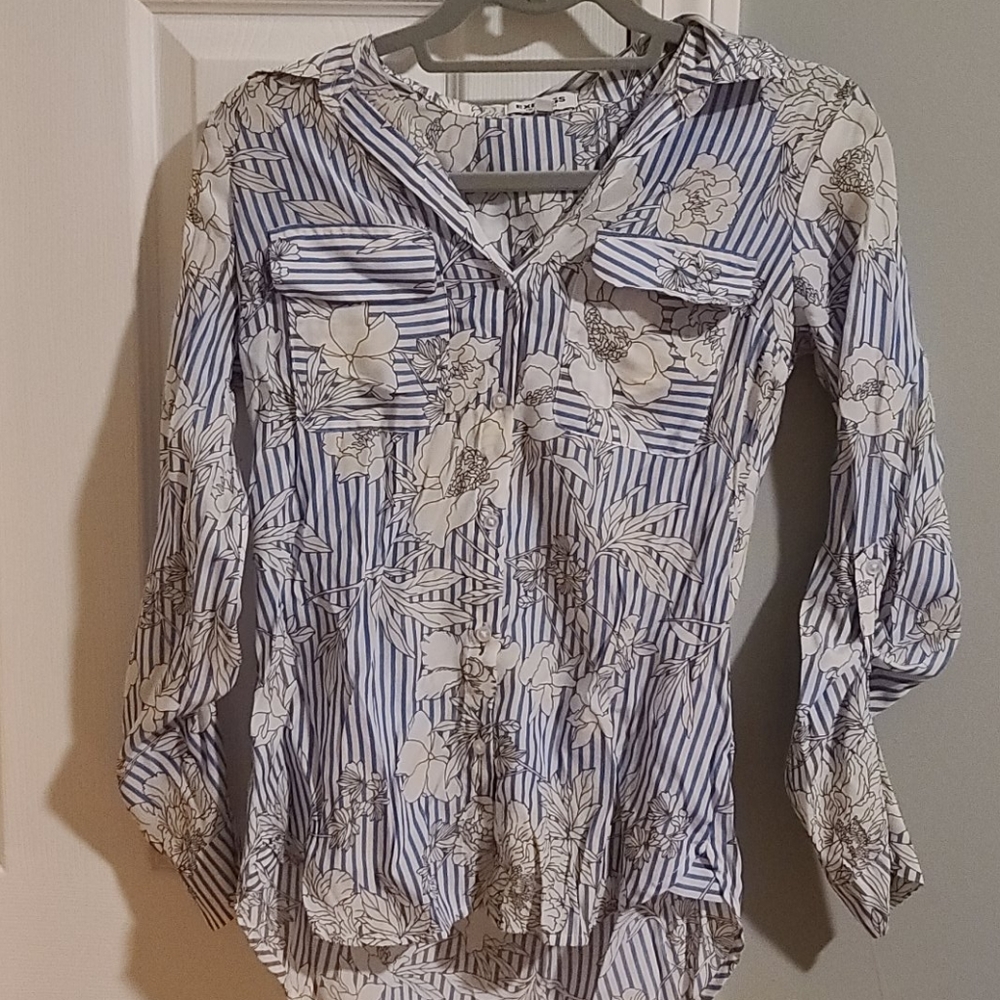 Express XS Blue/white floral button down
